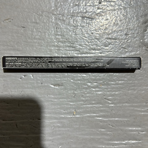 Younique Moodstruck Precision Pencil Lip Liner in the colour Posh - Picture 3 of 3